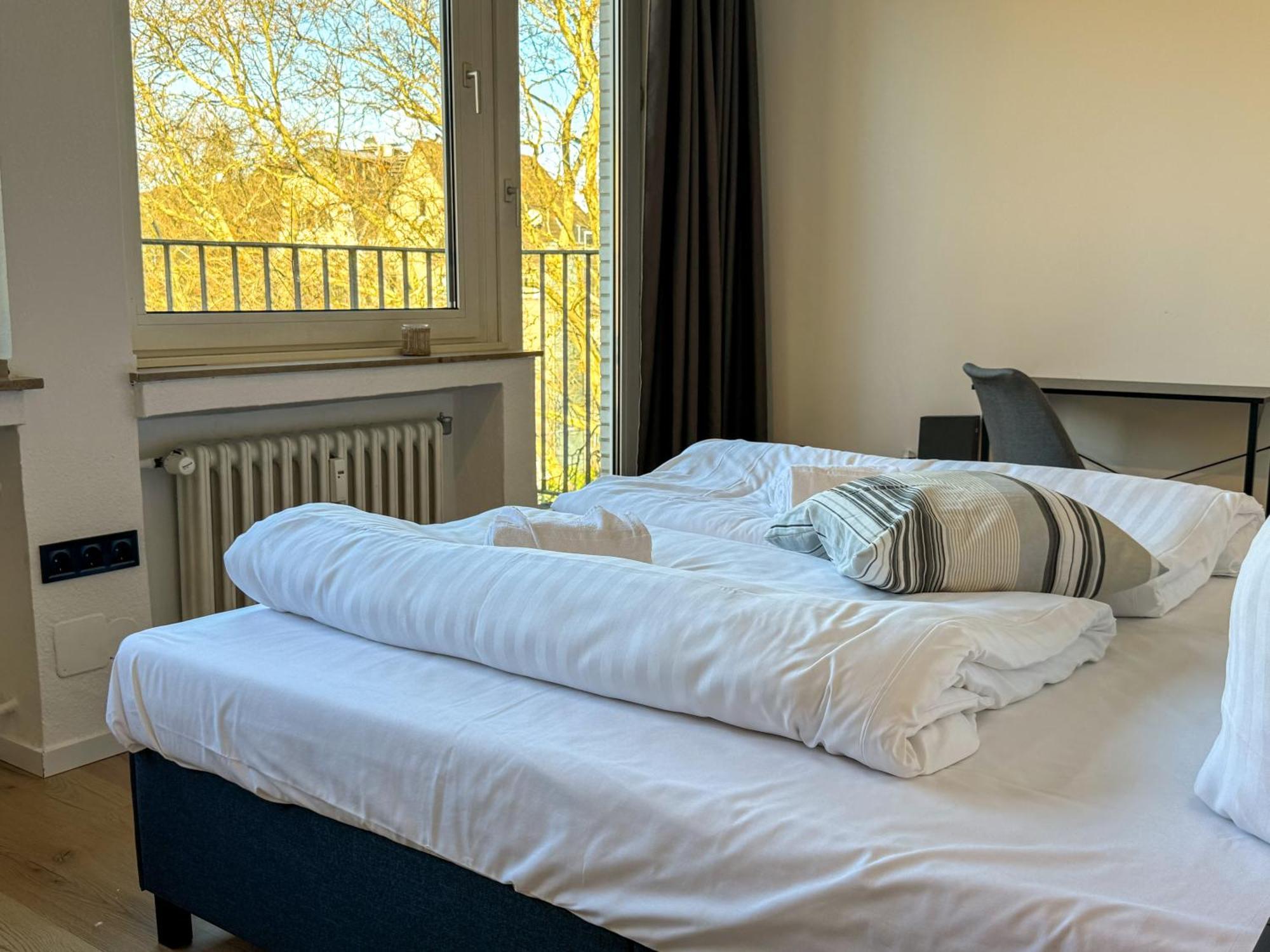Apartment Duesseltal Messe 100Qm Dusseldorf Exterior photo